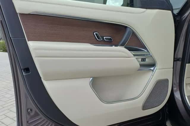 Land Rover Range Rover (2026) thumbnail 9