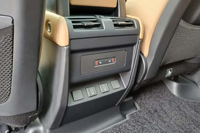 Land Rover Defender (2026) thumbnail 12