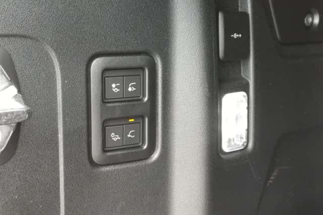 Land Rover Defender (2026) thumbnail 18