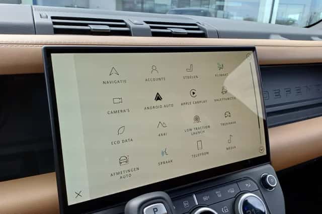 Land Rover Defender (2026) thumbnail 25