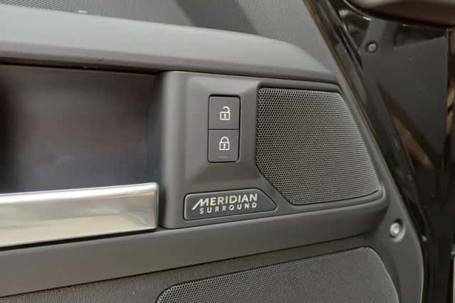 Land Rover Defender (2026) thumbnail 26