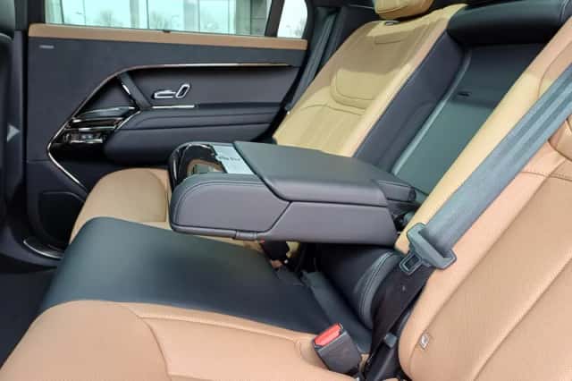Land Rover Range Rover Sport (2026) thumbnail 13