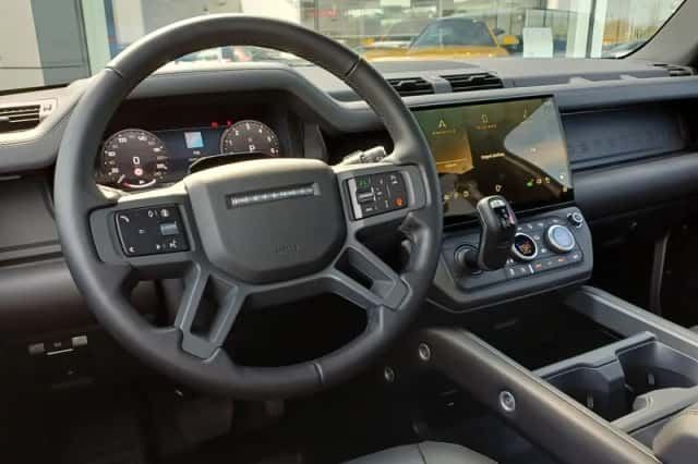 Land Rover Defender (2026) thumbnail 2