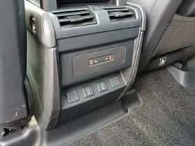 Land Rover Defender (2026) thumbnail 12