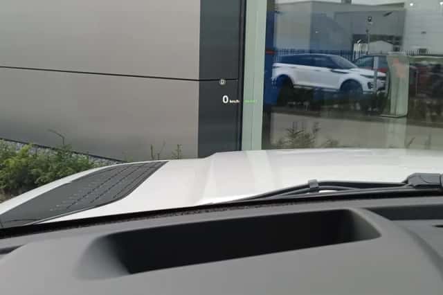 Land Rover Defender (2026) thumbnail 15