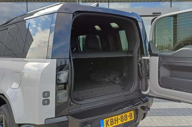 Land Rover Defender (2026) thumbnail 16