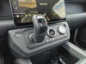Land Rover Defender (2026) thumbnail 3