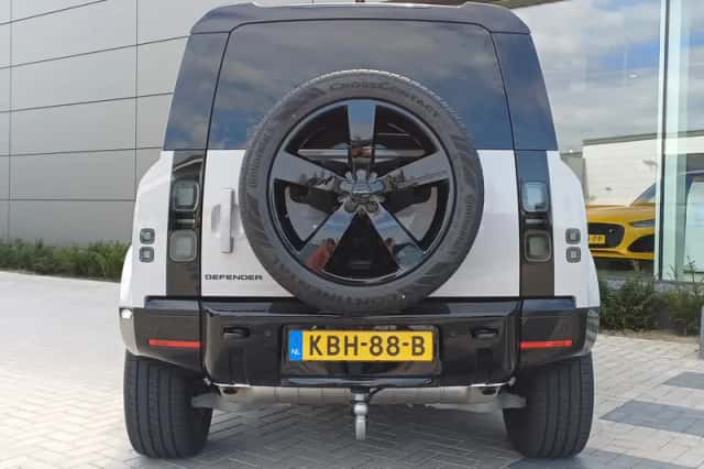 Land Rover Defender (2026) thumbnail 32