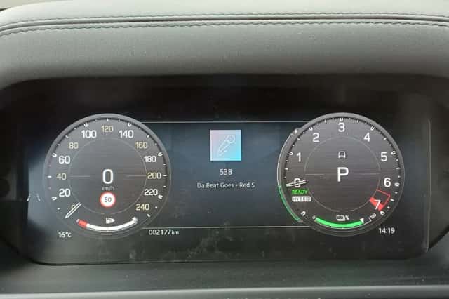 Land Rover Defender (2026) thumbnail 33