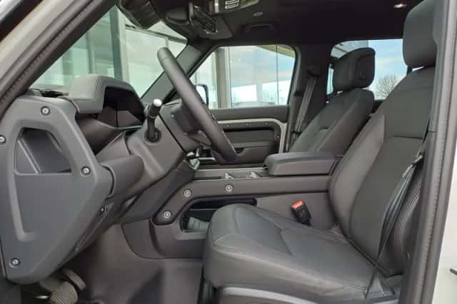 Land Rover Defender (2026) thumbnail 6