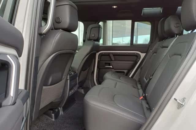 Land Rover Defender (2026) thumbnail 10