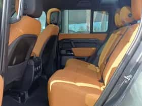 Land Rover Defender thumbnail 11