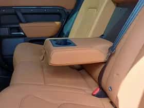 Land Rover Defender thumbnail 12