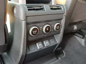 Land Rover Defender thumbnail 13