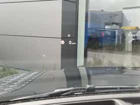 Land Rover Defender thumbnail 16