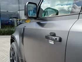 Land Rover Defender thumbnail 29
