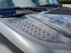 Land Rover Defender thumbnail 32