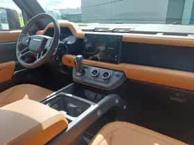 Land Rover Defender thumbnail 33