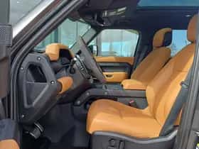 Land Rover Defender thumbnail 6