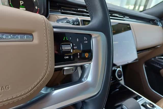 Land Rover Range Rover (2023) thumbnail 4