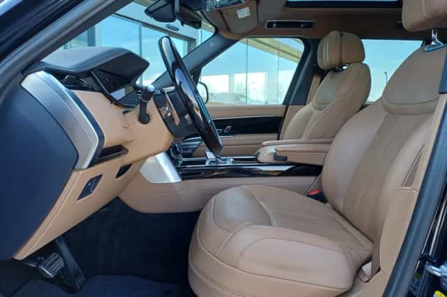 Land Rover Range Rover (2023) thumbnail 6