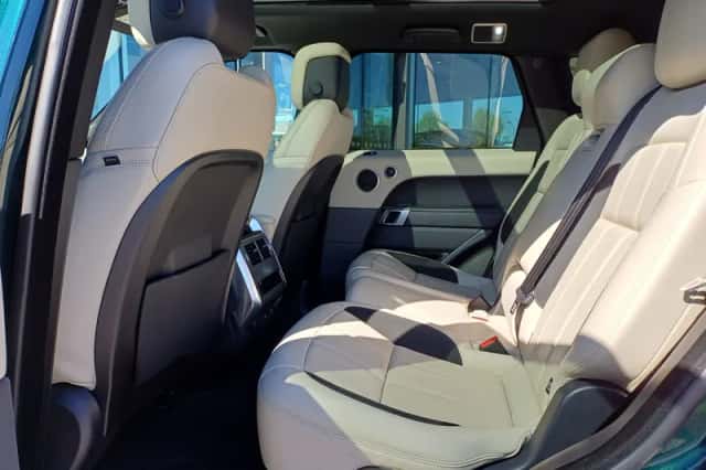Land Rover Range Rover Sport (2022) thumbnail 11