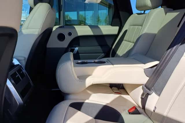 Land Rover Range Rover Sport (2022) thumbnail 12