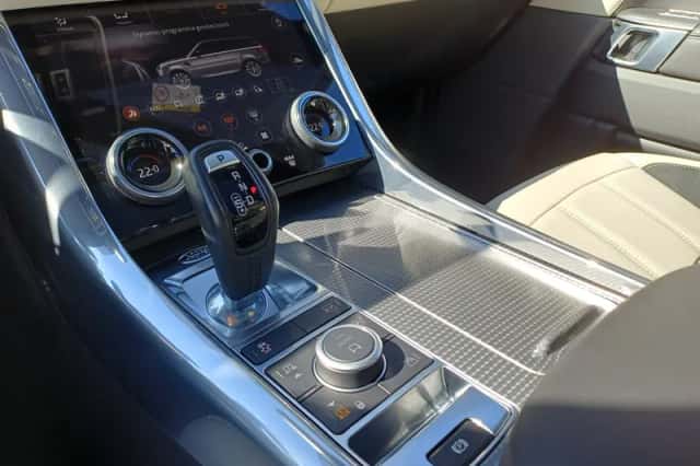 Land Rover Range Rover Sport (2022) thumbnail 3