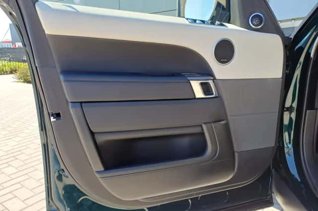 Land Rover Range Rover Sport (2022) thumbnail 9