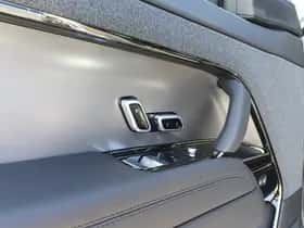 Land Rover Range Rover Sport (2026) thumbnail 6