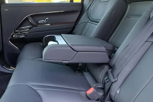 Land Rover Range Rover Sport (2026) thumbnail 11