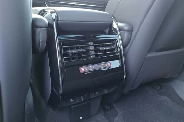 Land Rover Range Rover Sport (2026) thumbnail 12