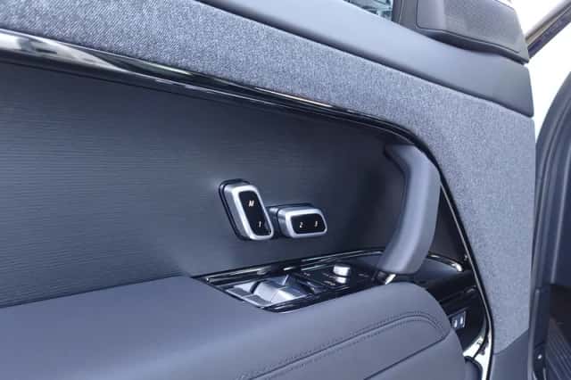 Land Rover Range Rover Sport (2026) thumbnail 7
