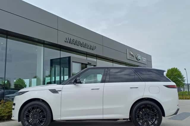 Land Rover Range Rover Sport (2026) thumbnail 9