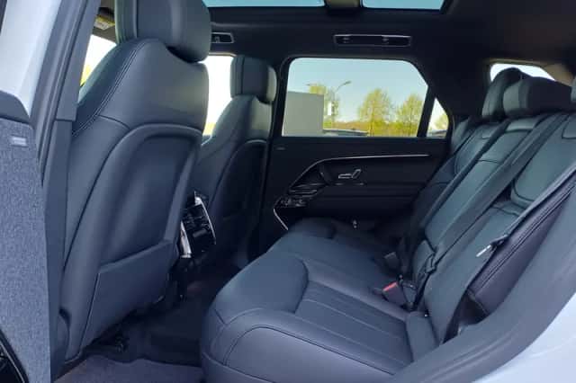 Land Rover Range Rover Sport (2026) thumbnail 10