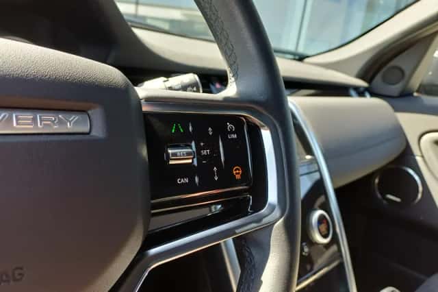 Land Rover Discovery Sport (2022) thumbnail 4