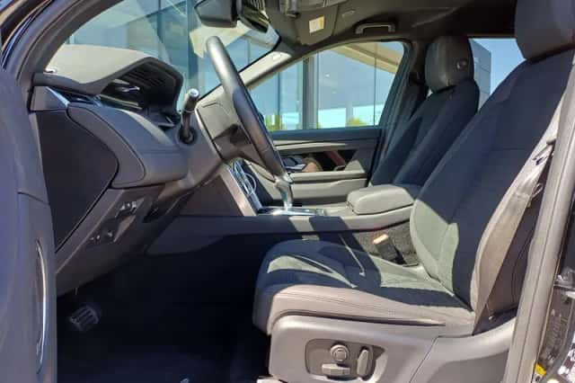 Land Rover Discovery Sport (2022) thumbnail 6