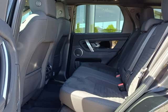 Land Rover Discovery Sport (2022) thumbnail 10