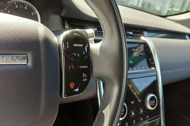Land Rover Discovery Sport (2020) thumbnail 4