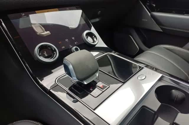 Land Rover Range Rover Velar (2021) thumbnail 4