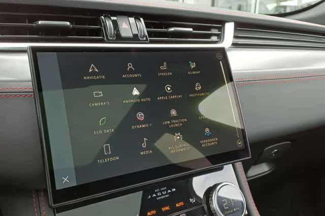 Jaguar F-Pace (2021) thumbnail 26