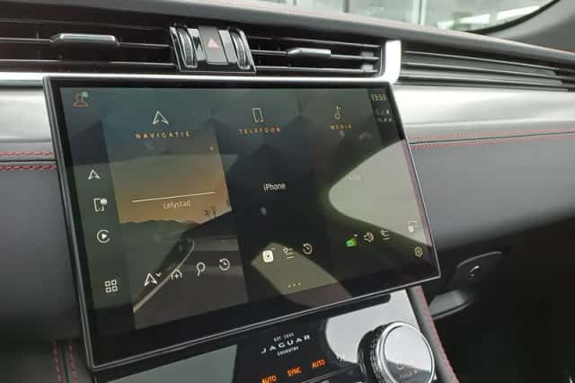 Jaguar F-Pace (2021) thumbnail 19