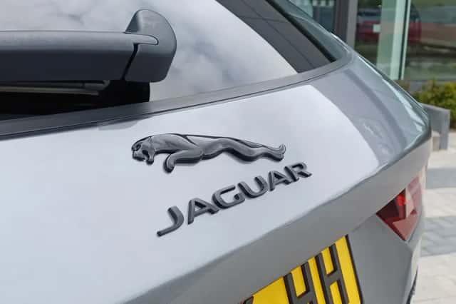 Jaguar F-Pace (2021) thumbnail 21