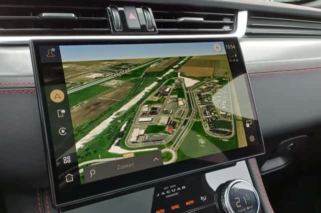 Jaguar F-Pace (2021) thumbnail 28