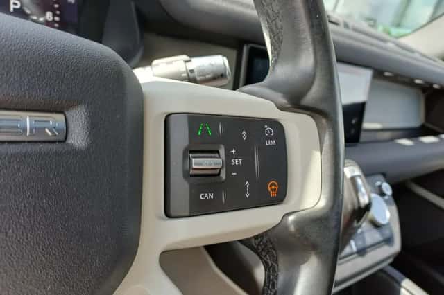Land Rover Defender (2020) thumbnail 4