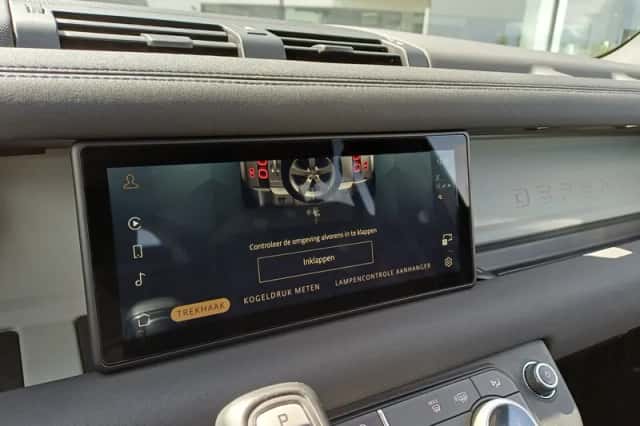 Land Rover Defender (2020) thumbnail 20
