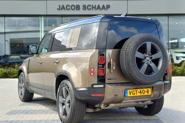 Land Rover Defender (2020) thumbnail 5