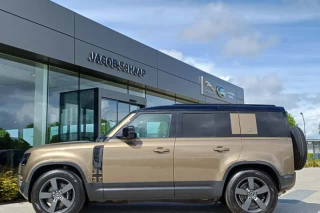 Land Rover Defender (2020) thumbnail 9