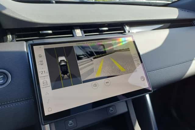 Land Rover Discovery Sport (2026) thumbnail 23