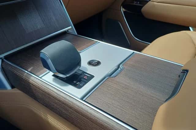 Land Rover Range Rover (2026) thumbnail 3